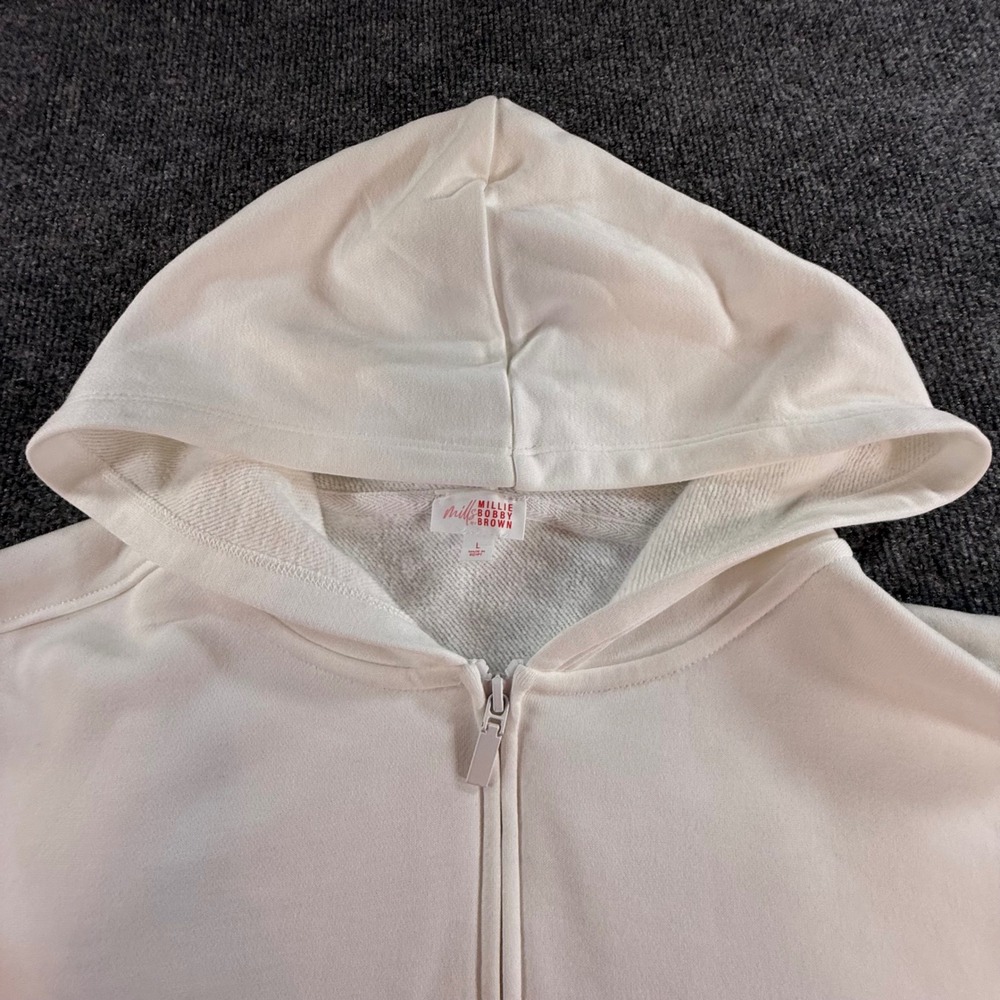 Millie Bobby Brown Florence by Mills Bon Voyage Zip Hoodie White Size L NWT - Picture 3 of 10
